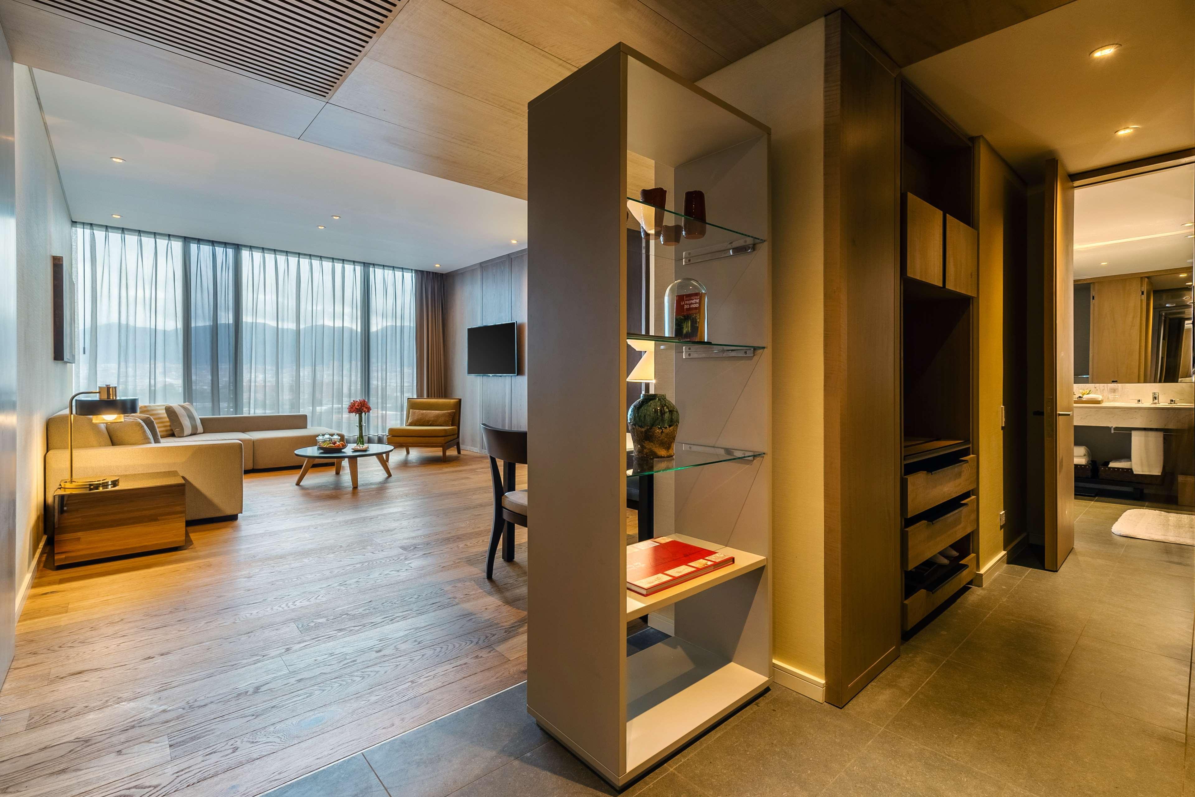 Grand Hyatt Bogota Hotel Luaran gambar A suite at the hotel
