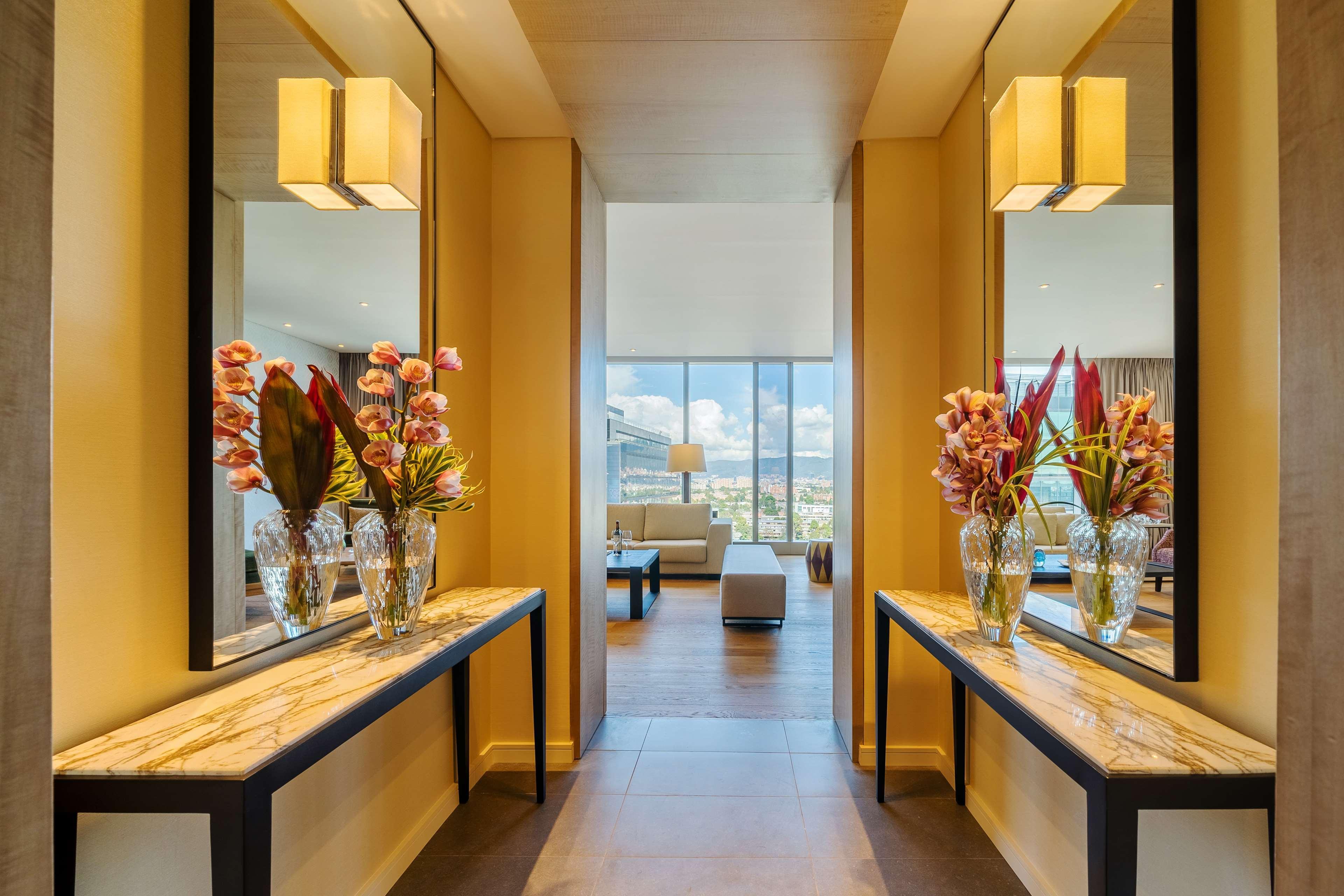 Grand Hyatt Bogota Hotel Luaran gambar The Westin Palace Madrid