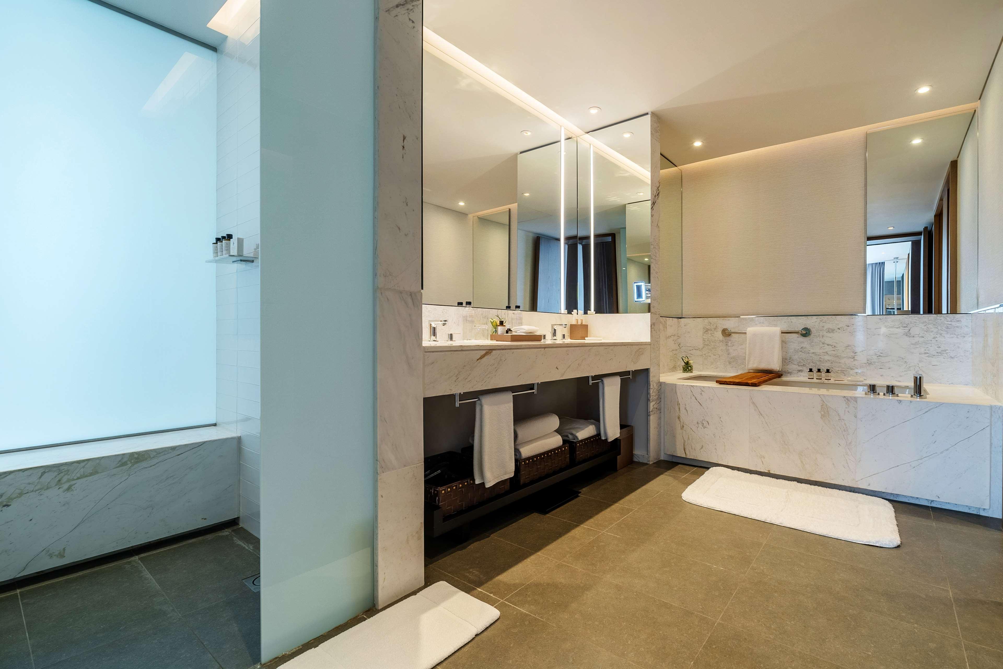 Grand Hyatt Bogota Hotel Luaran gambar Bathroom