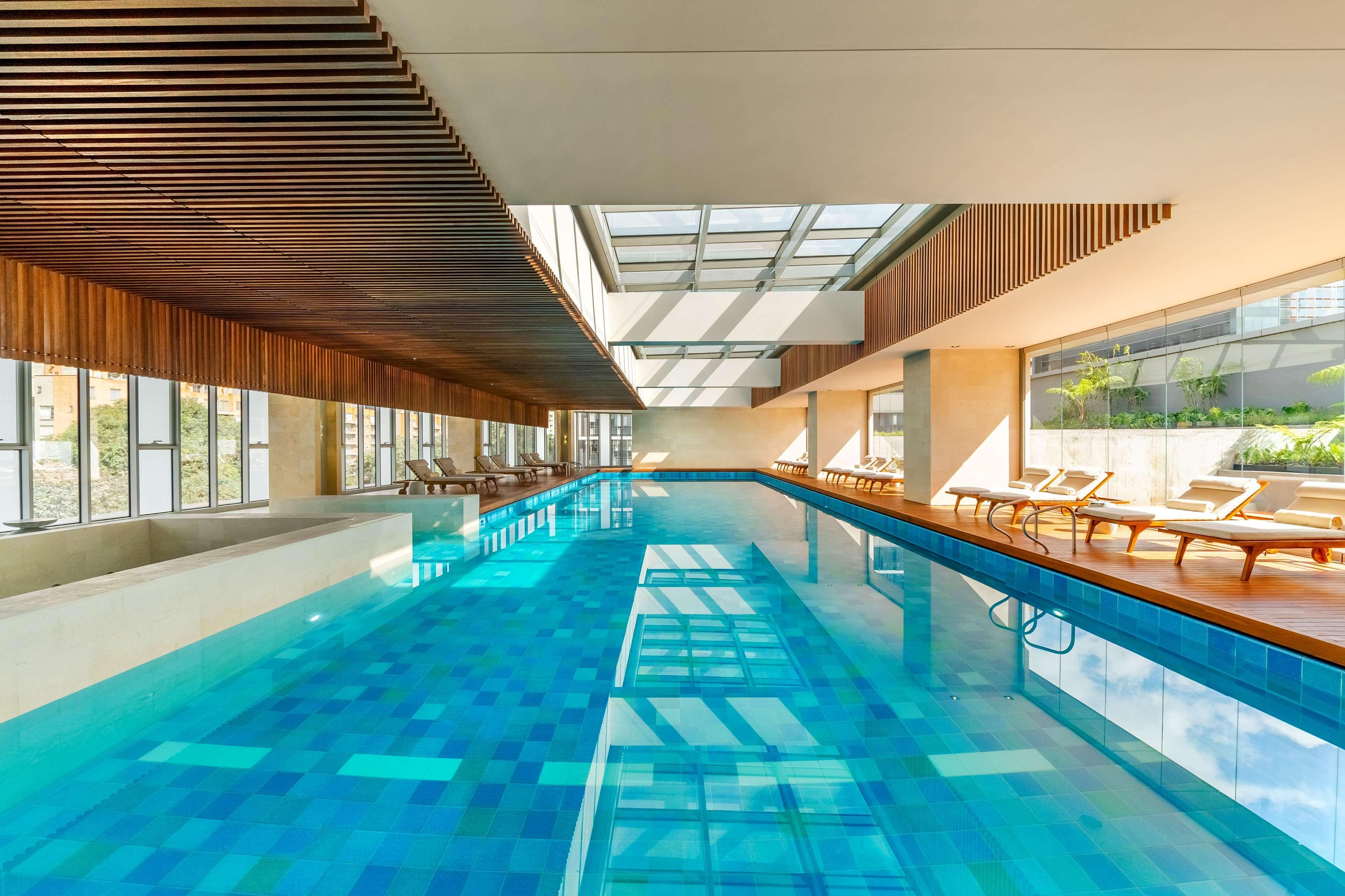 Grand Hyatt Bogota Hotel Luaran gambar The swimming pool at the hotel