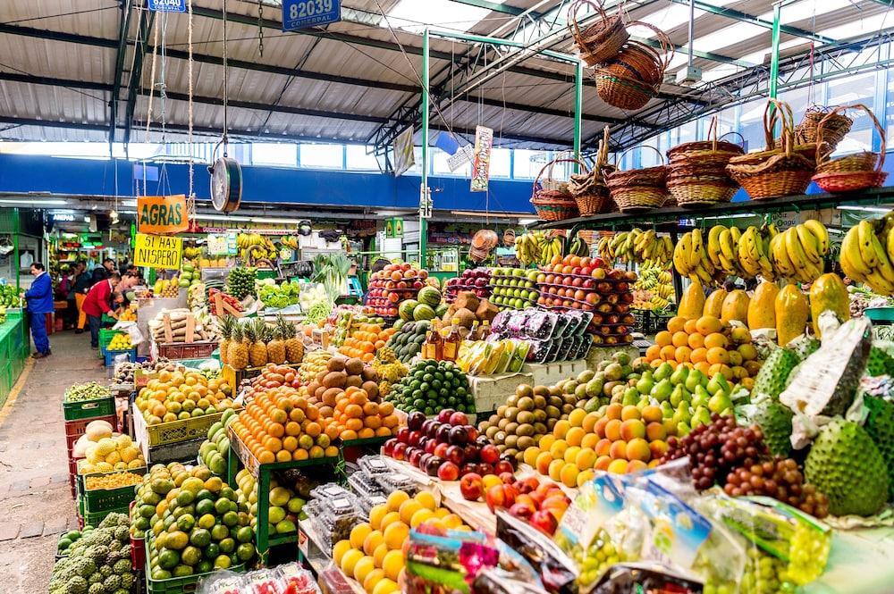 Grand Hyatt Bogota Hotel Luaran gambar Fruit and vegetable market in Porto Alegre, Brazil