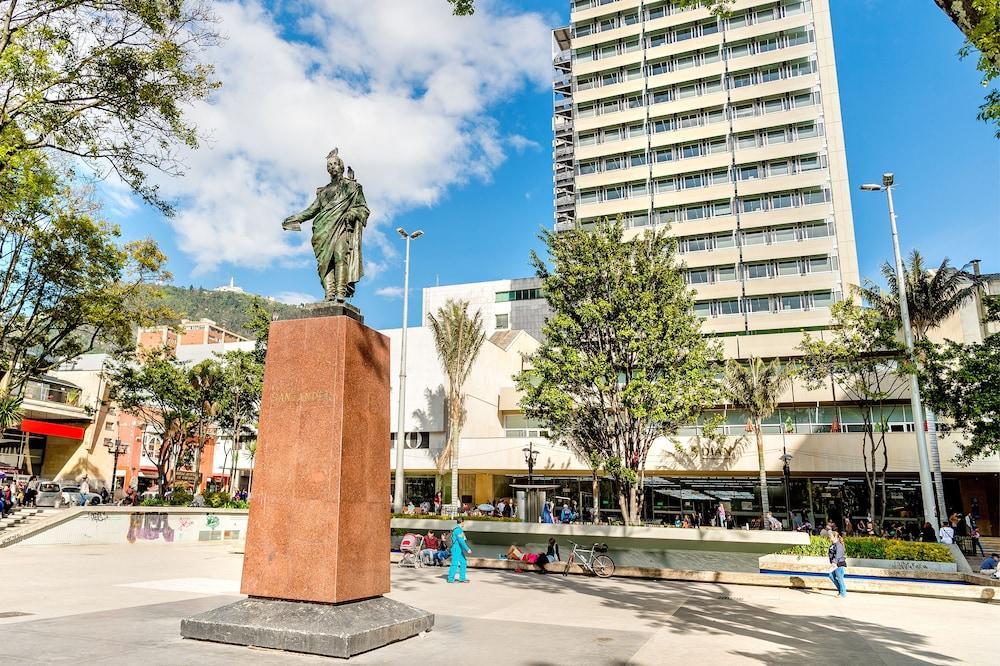 Grand Hyatt Bogota Hotel Luaran gambar Plaza de la Cultura